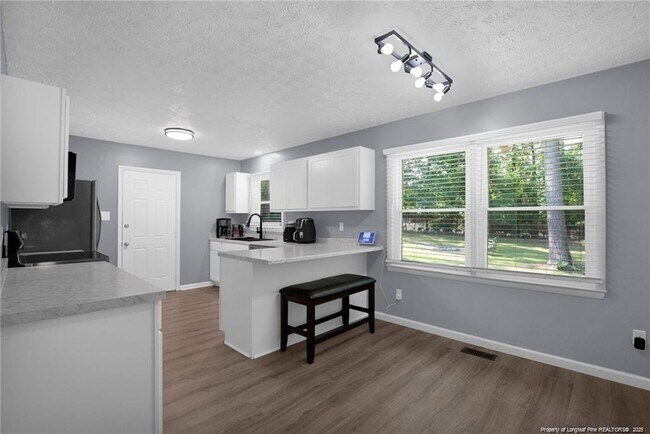 Building Photo - 1618 Hickoryridge Ct