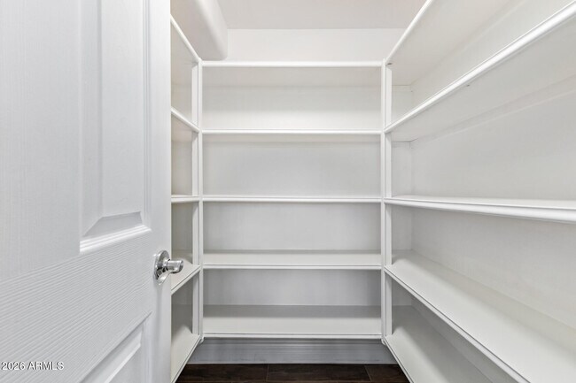 Building Photo - 10271 Jasmine Dr