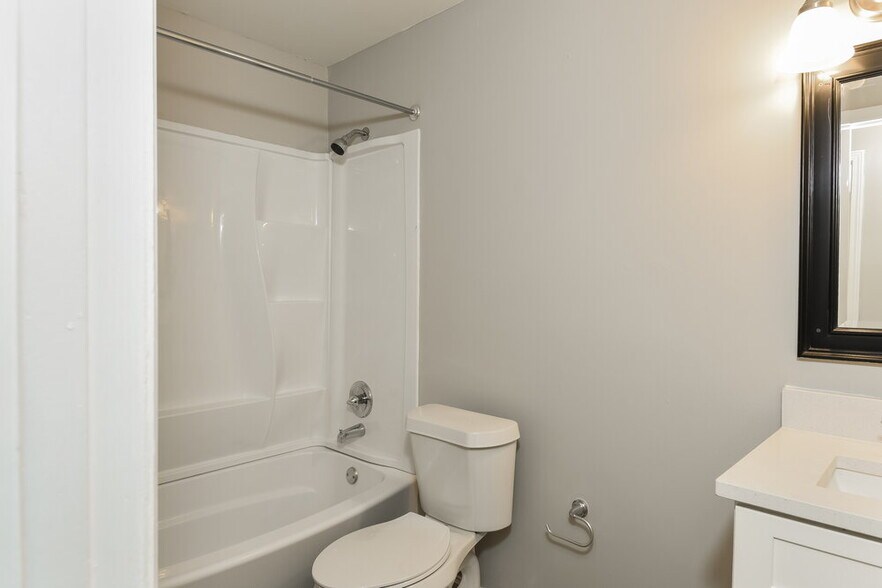 Building Photo - 5475 Ballard Way