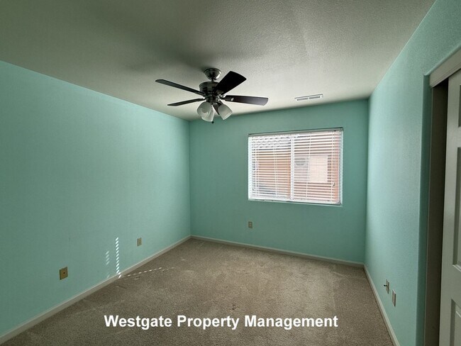 Building Photo - 545 Almanor St