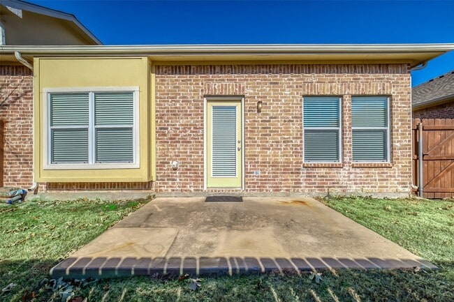 Building Photo - 10091 Summit Run Dr