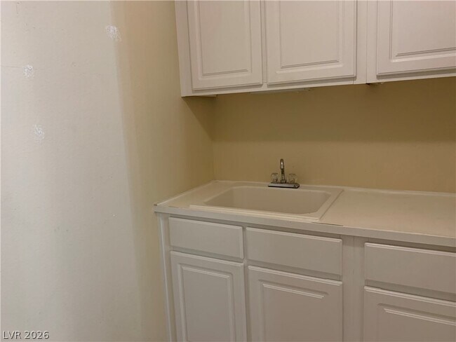 Building Photo - 294 Powerbilt Ave