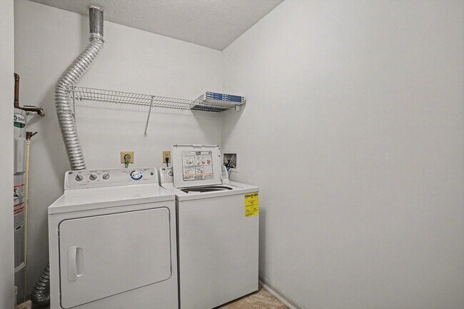 Building Photo - 38 Rio Grande Cir