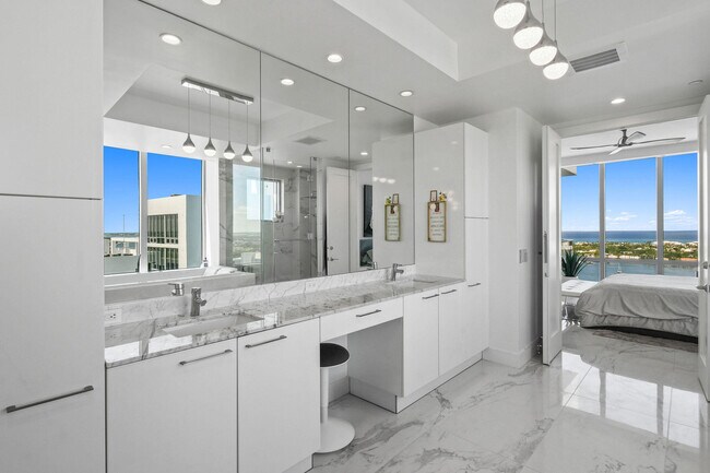 Building Photo - 1 Water Clb Wy