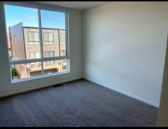 Building Photo - 2323 Prestige Pl