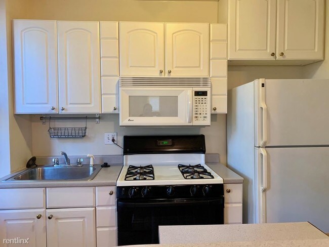 Primary Photo - 2760 Devonshire Pl NW