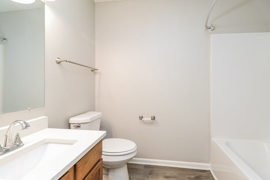 Building Photo - 1641 Galesburg St