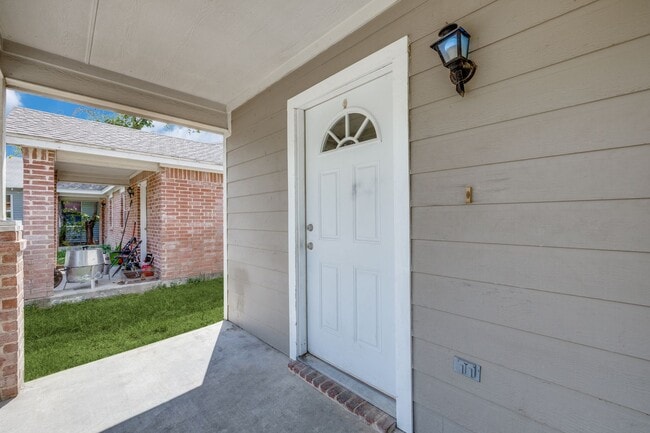 Building Photo - 3518 8th Ave