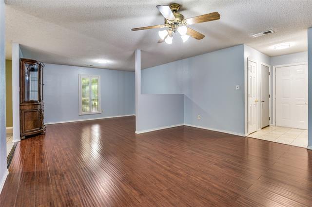 Building Photo - 528 Lester St