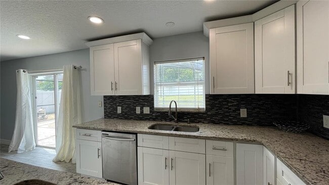 Building Photo - 205 Jocelyn Dr