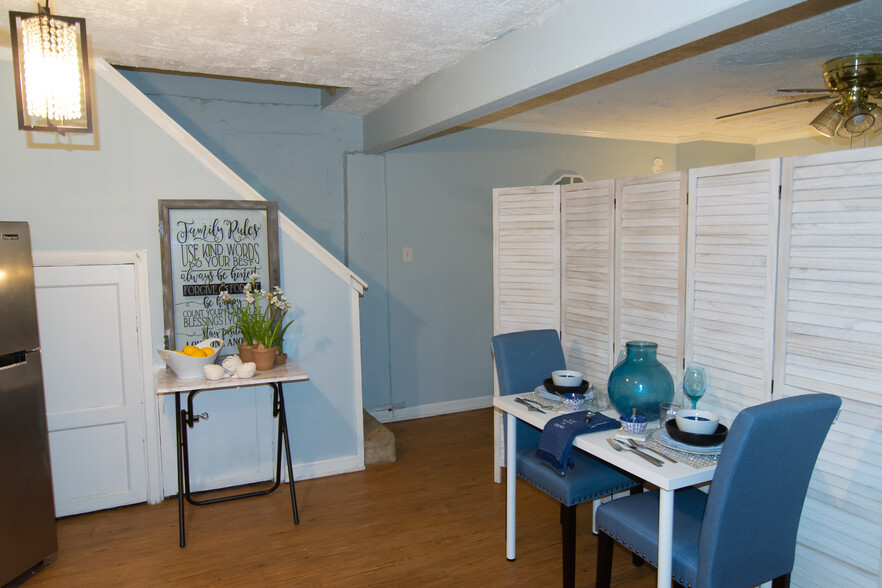 Dining/Kitchen area - 729 Congress St SE