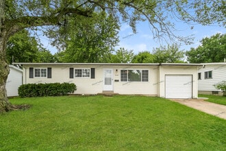 Building Photo - 2280 Pheasant Dr