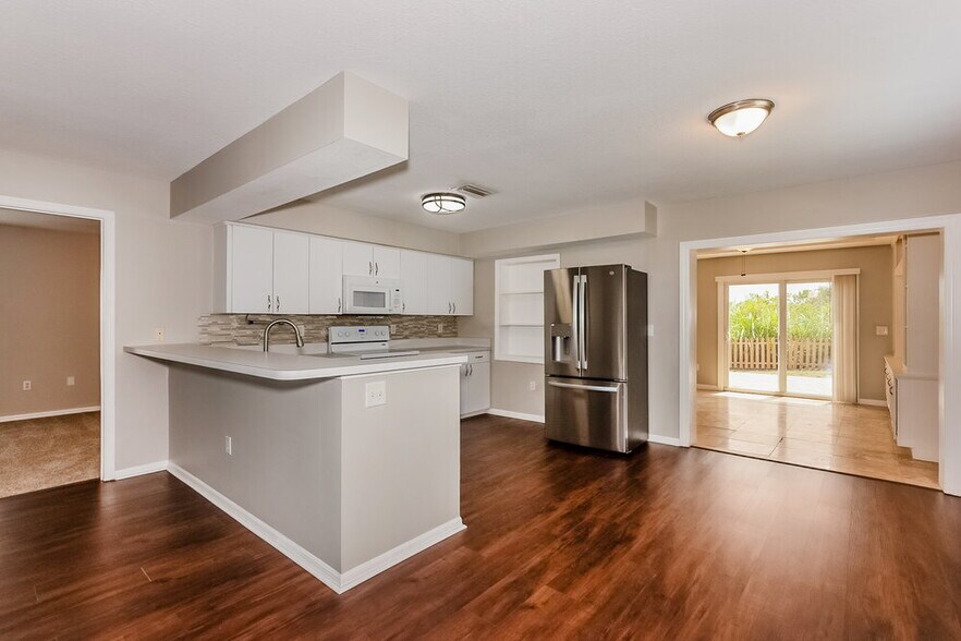 Building Photo - 5573 Colony Lake Ln