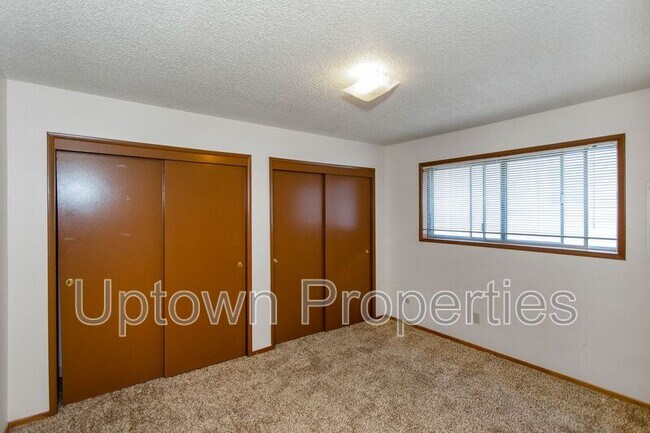 Building Photo - 8027 NE Flanders St