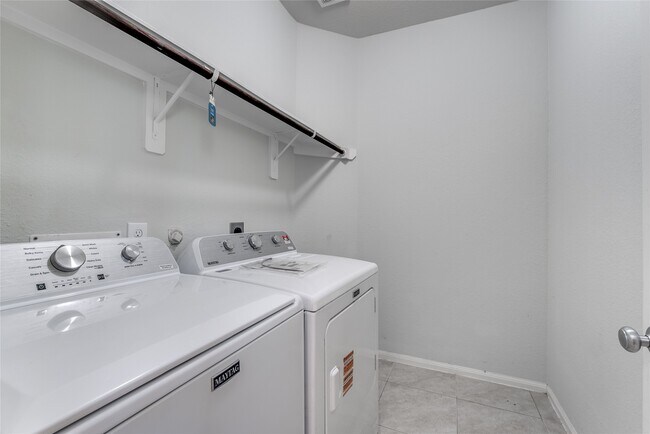 Building Photo - 3931 Medici Ct