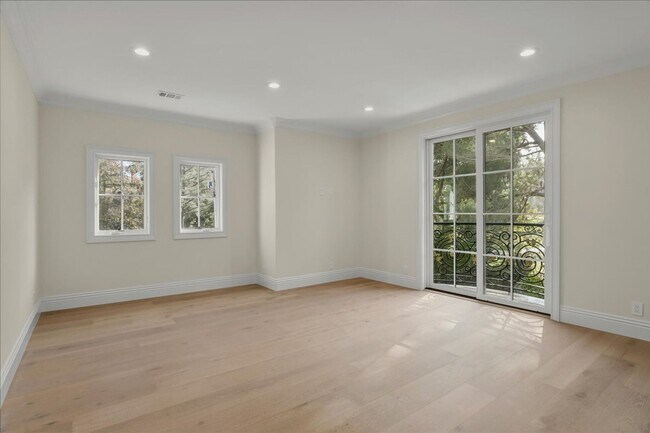 Building Photo - Luxury 10 Bedrooms, 9 Bathroom Estate for Lease in Los Gatos