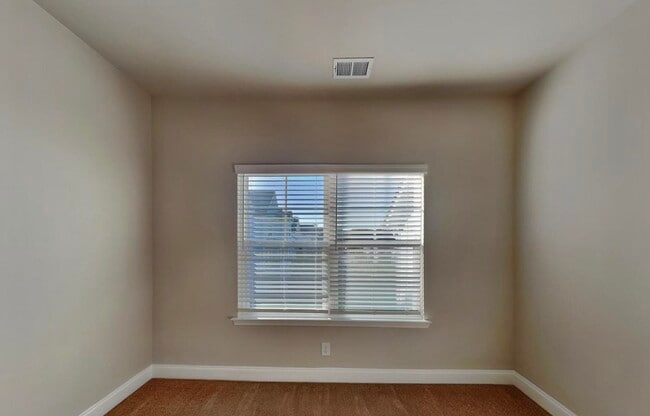 Building Photo - Townhouse Ready Now Townhouse Ready Now