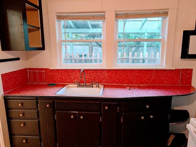 Building Photo - 1403 N 36th St