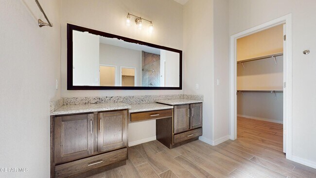 Building Photo - 500 La Entrada Cir