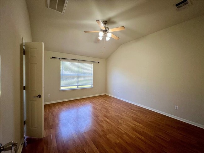 Building Photo - 4511 Western Lake Dr