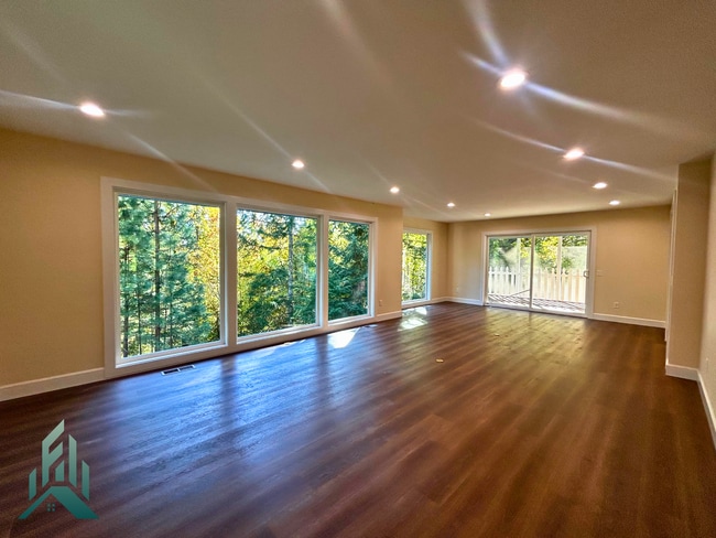 Building Photo - Newly remodeled 5 bed/3 bath Philomath home