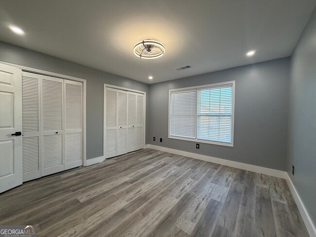 Building Photo - 5505 Park Pl S