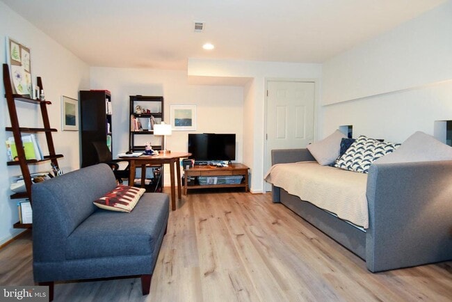 Building Photo - 4846 Cloister Dr