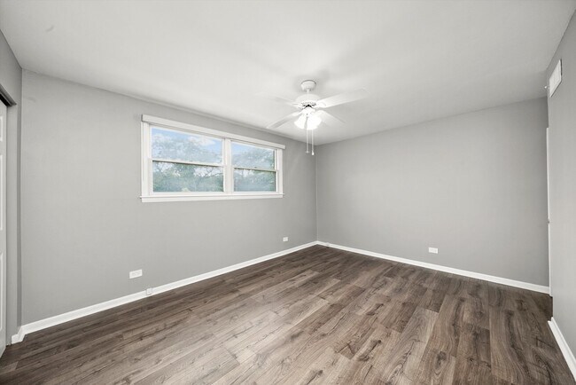 Building Photo - 333 S East Ave