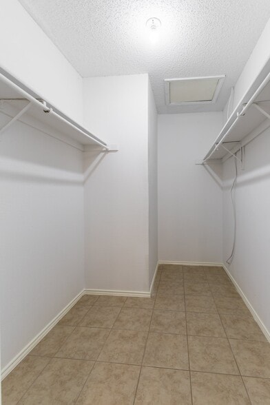 Building Photo - 8109 Skillman St