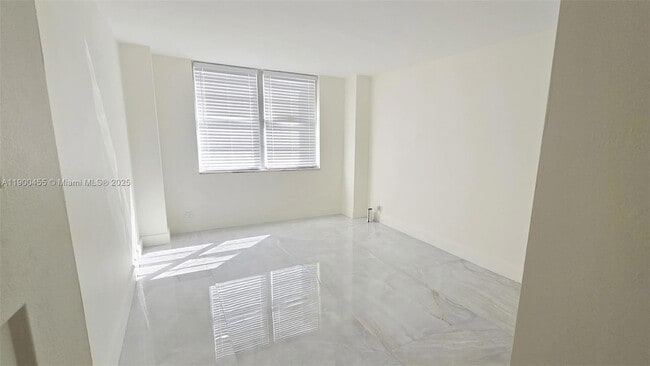 Building Photo - 250 174th St
