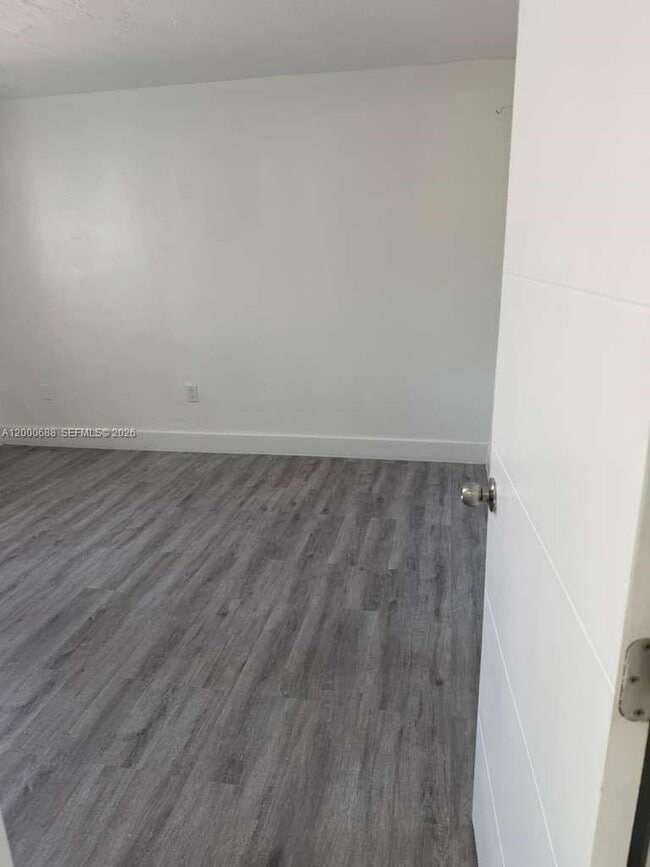 Building Photo - 2550 NE 182nd St