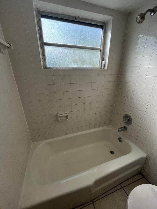 Building Photo - 700 S Broadway