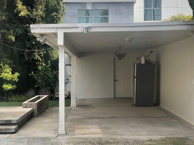 Building Photo - 128 S Carson Rd