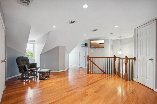 Building Photo - 7035 Fieldhurst Ct