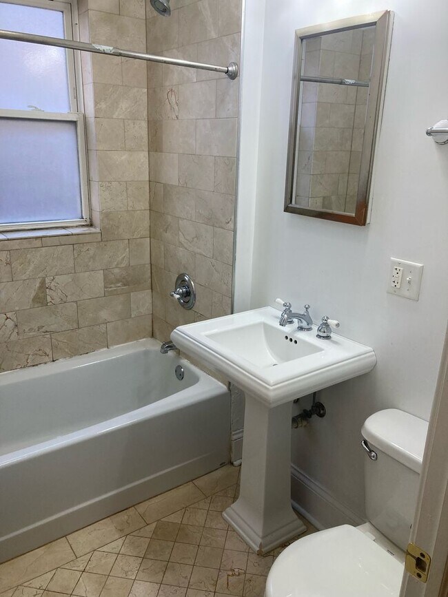 Building Photo - 4414 N Rockwell St