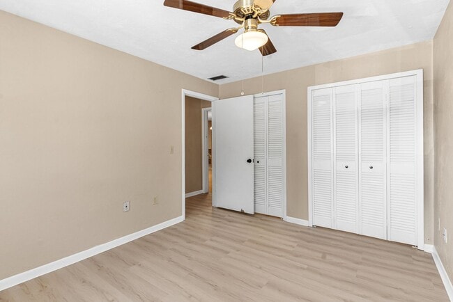 Building Photo - 2 bed 2 baths condo in Wildwood