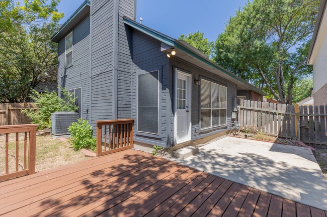 Building Photo - 5834 Spring Square