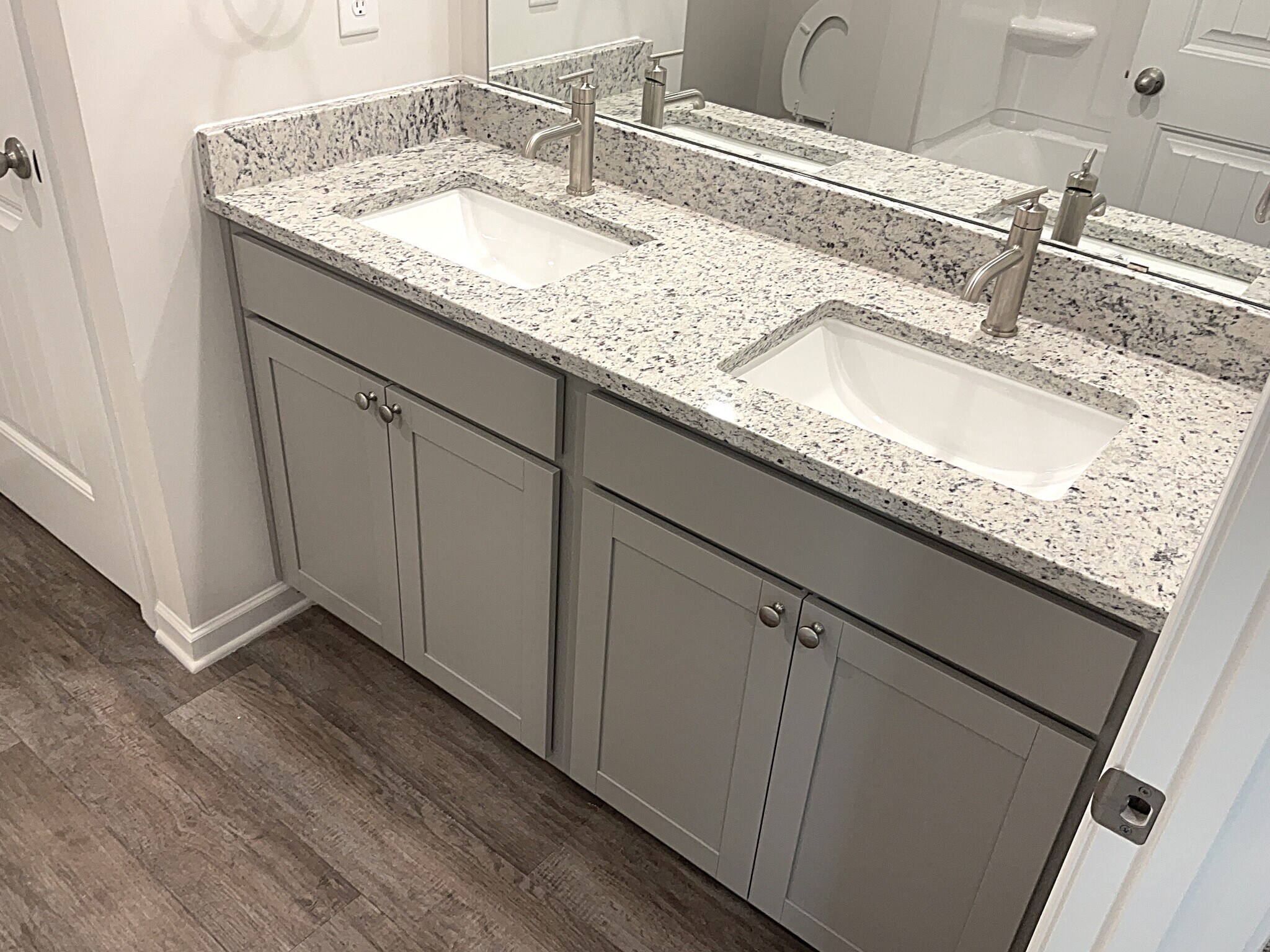 Building Photo - 3260 Emberly Dr