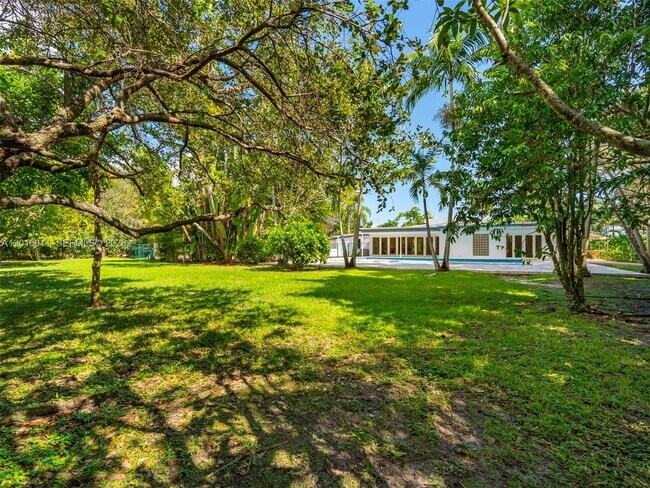 Building Photo - 11800 SW 77th Ave