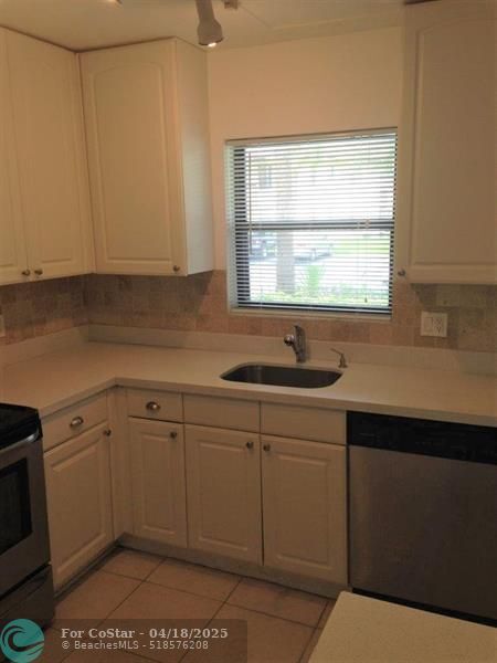 Building Photo - 21902 Lake Forest Cir