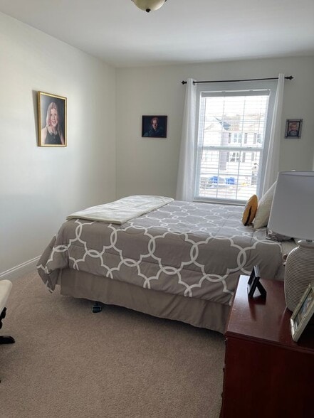 Building Photo - 1650 Mathew Dr