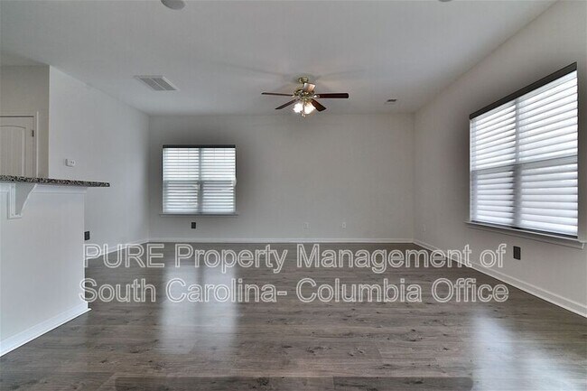 Building Photo - 109 Weeping Oak Ln