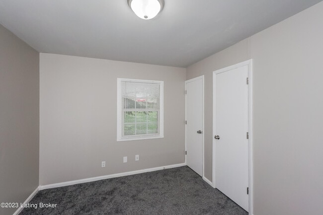 Building Photo - 5810 Alanadale Dr