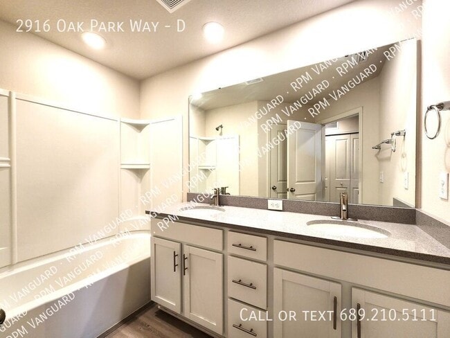 Building Photo - 2916 Oak Park Way