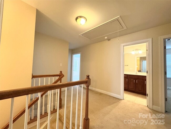 Building Photo - 6532 Fieldstone Manor Dr