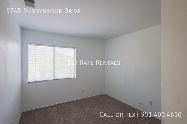 Building Photo - 9745 Sunnybrook Dr