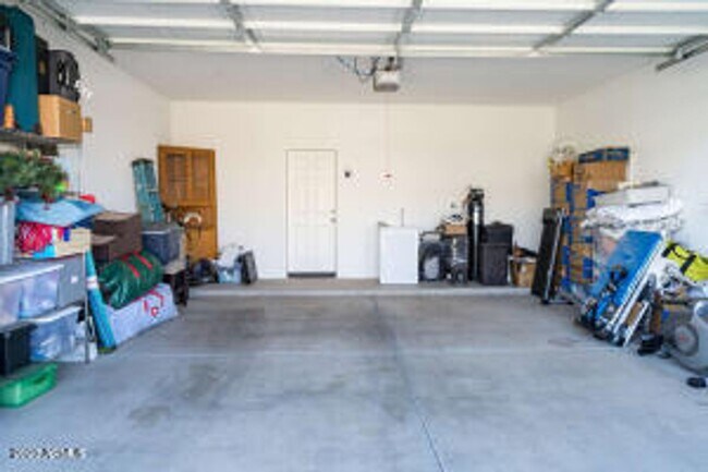 Building Photo - Apply Here www.realty480pm.appfolio.com/listings