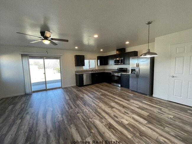 Building Photo - 3241 N Constance Dr