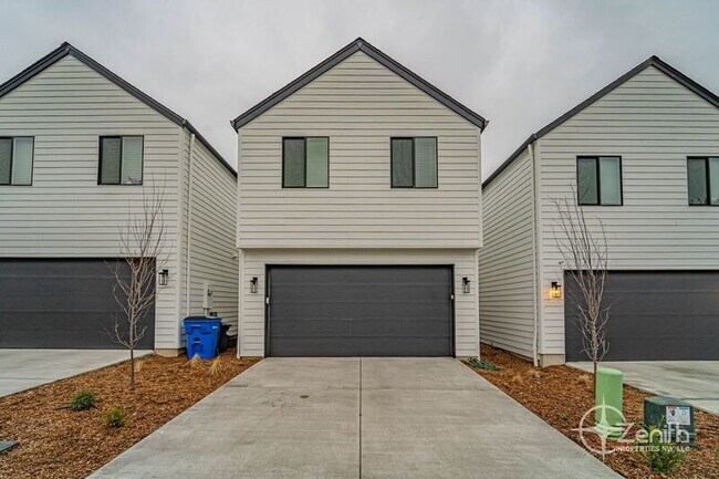 Building Photo - 16327 NE 21st St