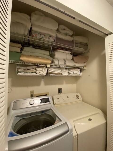 Building Photo - 416 Buttonwood Pl